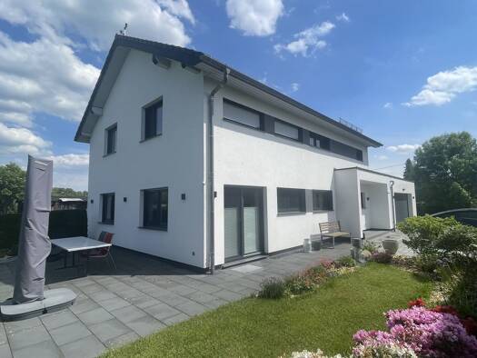 Einfamilienhaus zum Kauf 575.000 € 6 Zimmer 170 m² 2.222 m² Grundstück Großgrabe Bernsdorf 02994