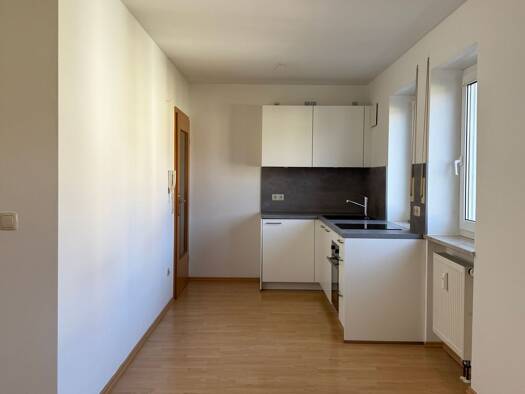 Wohnung zur Miete 350 € 1 Zimmer 25,4 m² Geschoss 2/3 frei ab sofort Deggendorf 94469