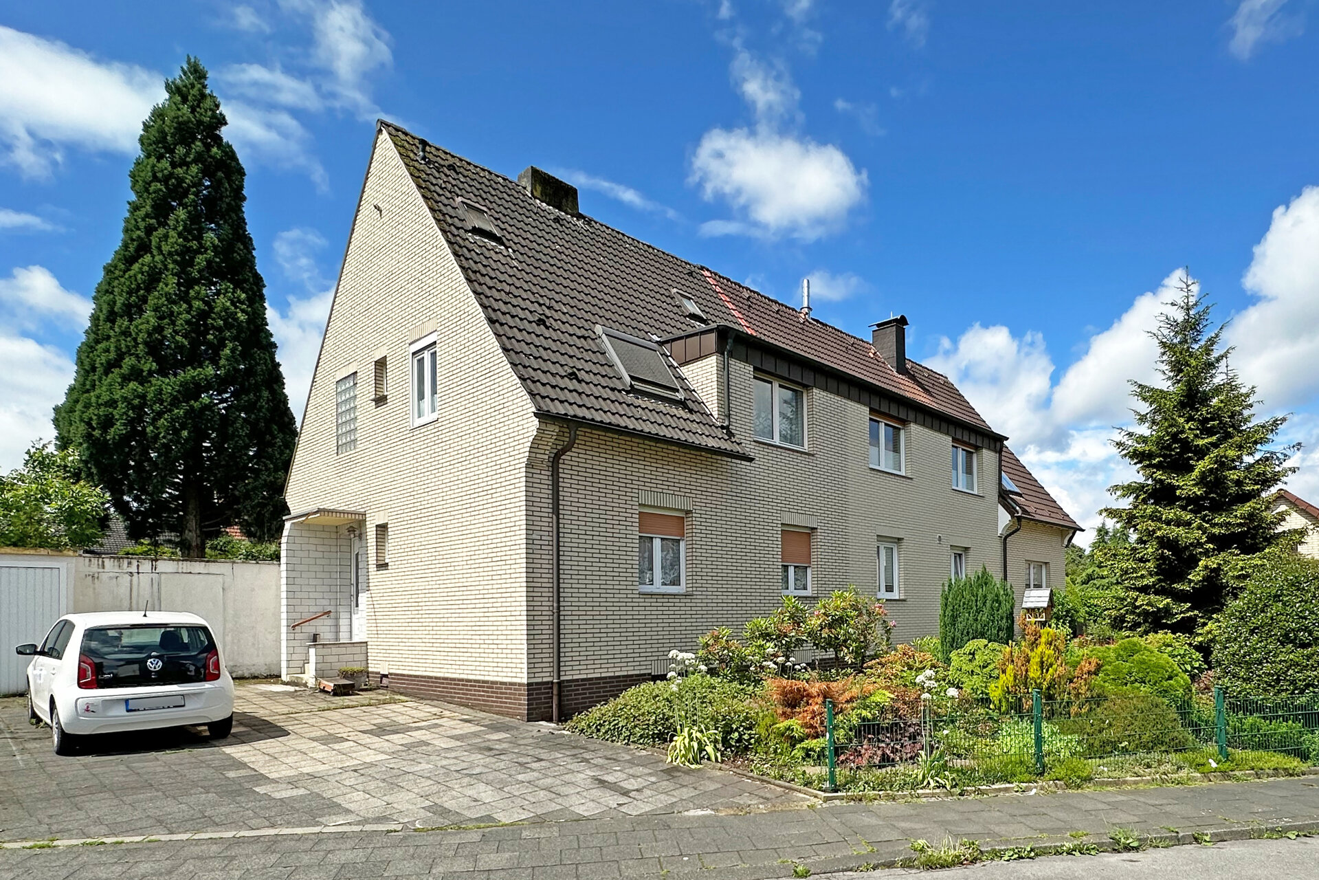 Doppelhaushälfte zum Kauf 345.000 € 5,5 Zimmer 101 m²<br/>Wohnfläche 690 m²<br/>Grundstück Langendreer Bochum 44892