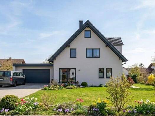 Einfamilienhaus zum Kauf provisionsfrei 770.000 € 7 Zimmer 172 m² 371 m² Grundstück Thalmassing 93107