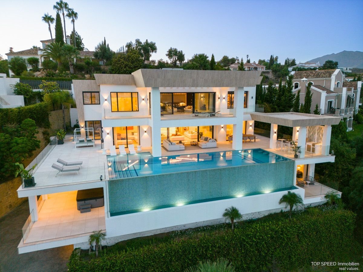 Villa zum Kauf 7.650.000 € 8 Zimmer 1.365 m²<br/>Wohnfläche 2.500 m²<br/>Grundstück Estepona 29680