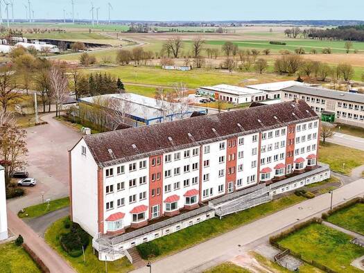 Wohn- und Geschäftshaus zur Versteigerung als Kapitalanlage geeignet 125.000 € 1.750 m² Grundstück Ackerstraße 18 a, b, c Goldbeck 39596
