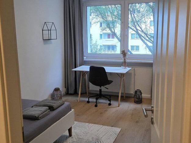 Studio zur Miete auf Zeit 600 € 1 Zimmer 95 m² Pablo-Picasso-Straße 25 Neu-Hohenschönhausen Lichtenberg 13057