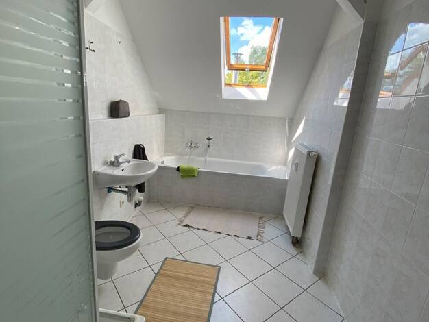 Wohnung zur Miete 310 € 2 Zimmer 62,5 m² 4. Geschoss Bernsdorfer Str. 92 Bernsdorf Chemnitz / Bernsdorf 09126