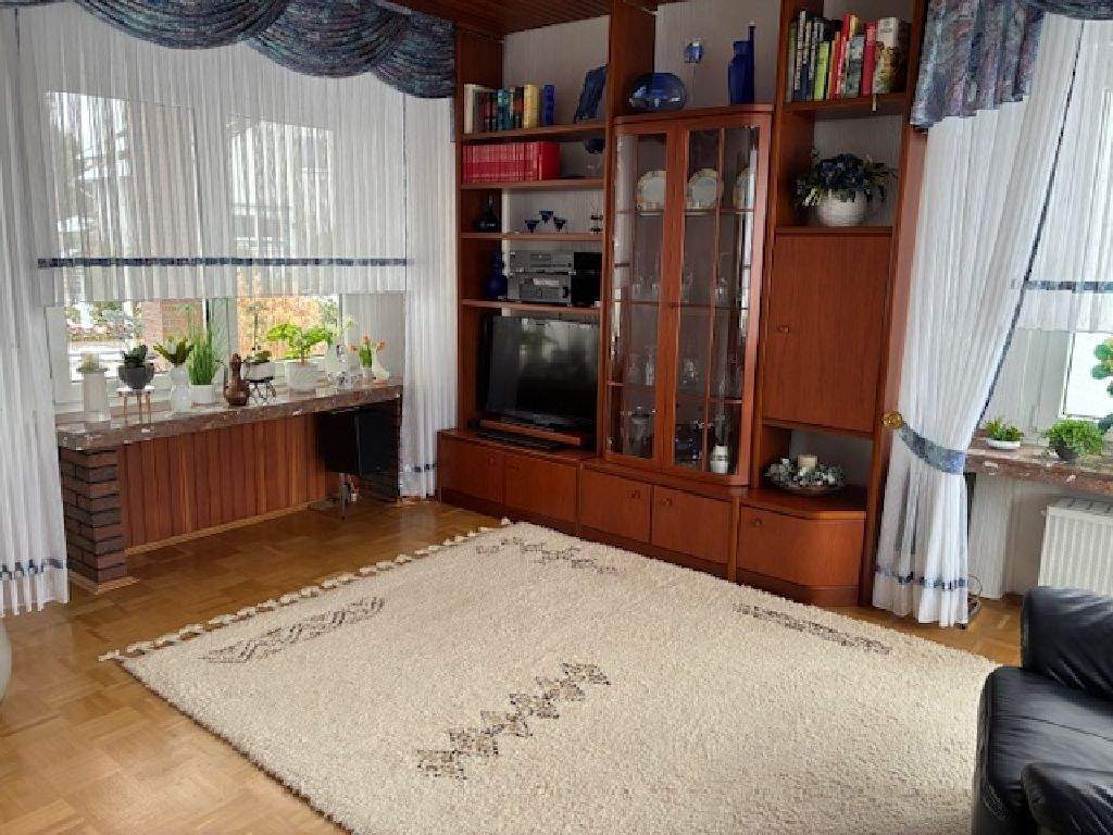 Immobilie in Edermünde - Attraktives, großzügiges Einfamilienhaus mit Garage und gepflegtem Grundstück in guter Lage - Bild 2