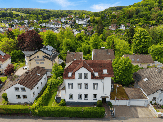 Haus zum Kauf 800.000 € 15 Zimmer 358 m² 651 m² Grundstück Lorsbach Hofheim am Taunus 65719