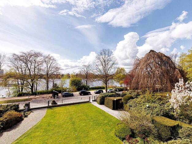 Wohnung zur Miete 6.343 € 5 Zimmer 266 m² Uhlenhorst Hamburg 22085