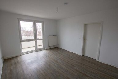 Wohnung zur Miete 550 € 4 Zimmer 68,7 m² 3. Geschoss frei ab sofort Gaußstr. 34 Landrain Halle (Saale) 06118