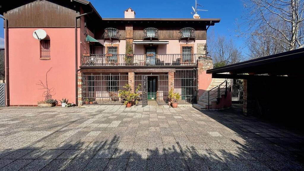 Haus zum Kauf 790.000 € 15 Zimmer 350 m² 1.000 m² Grundstück frei ab sofort Via Rio Torto Desenzano del Garda
