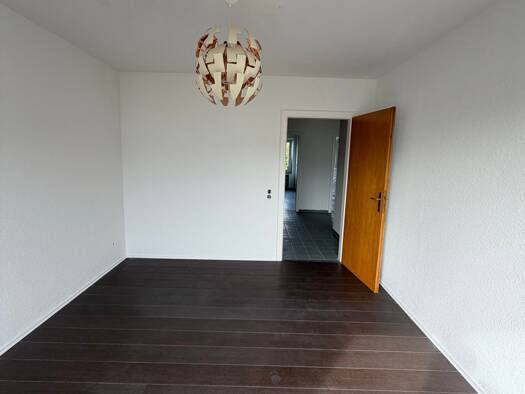 Wohnung zur Miete 750 € 3 Zimmer 77 m² Geschoss 3/3 frei ab 01.10.2026 Königsberger Straße 4 Hochstraß Moers 47443