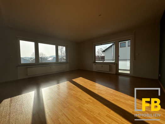 Wohnung zur Miete 830 € 4 Zimmer 92 m² 1. Geschoss frei ab sofort Großenlüder 36137