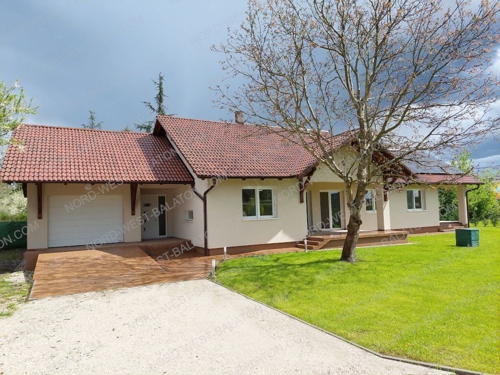 Bungalow zum Kauf provisionsfrei 395.000 € 4 Zimmer 170 m²<br/>Wohnfläche 2.800 m²<br/>Grundstück Balatonszentgyörgy 8710