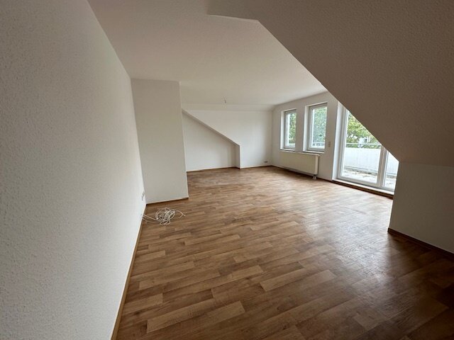 Wohnung zur Miete 468 € 3 Zimmer 78,3 m²<br/>Wohnfläche 3.<br/>Geschoss 01.10.2024<br/>Verfügbarkeit Stendal Stendal 39576