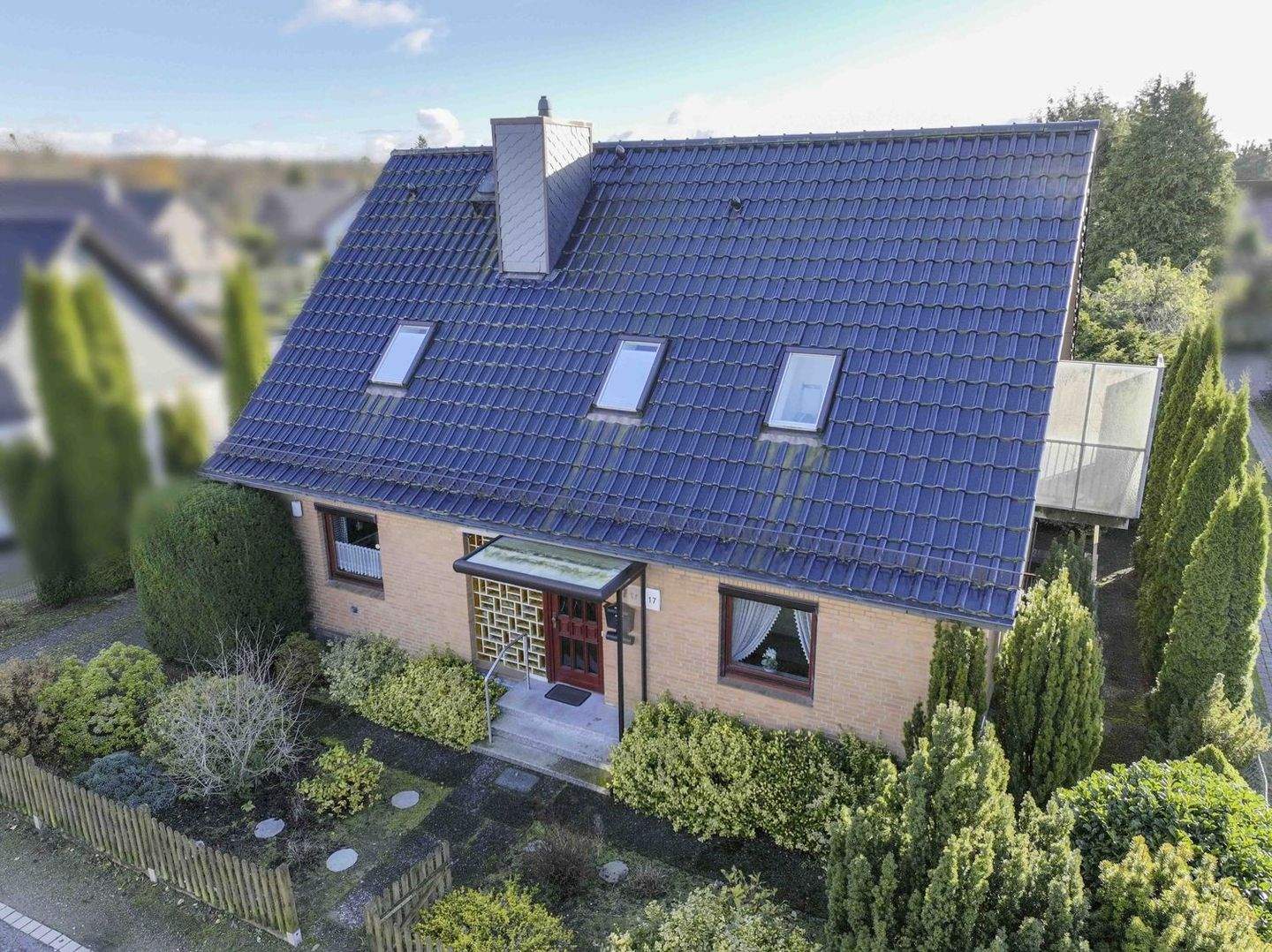 Immobilie in Großensee - ! Neu ! Einfamilienhaus mit Einliegerwohnung und weiterem Baugrundstück in 22946 Trittau - Bild 2