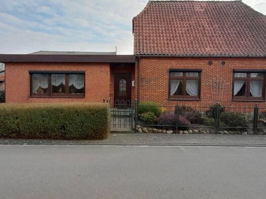 Einfamilienhaus zum Kauf 139.000 € 4 Zimmer 120 m² 418 m² Grundstück frei ab sofort Dellstedt 25786