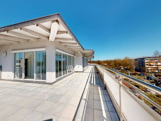 Wohnung zum Kauf 750.000 € 3 Zimmer 131 m² Ost Rosenheim 83022