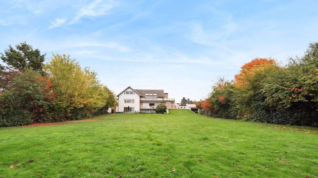 Mehrfamilienhaus zum Kauf 1.170.000 € 9 Zimmer 490 m² 2.315 m² Grundstück Aegidienberg Bad Honnef 53604