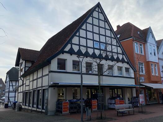 Bürogebäude zum Kauf als Kapitalanlage geeignet 1.378 € 362 m² 311 m² Grundstück Lange Straße 35 Wunstorf 31515