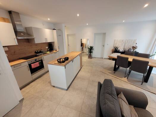 Wohnung zur Miete 980 € 3 Zimmer 81 m² frei ab 01.02.2027 Hallstadt Hallstadt 96103