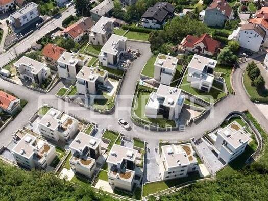 Einfamilienhaus zum Kauf 1.050.000 € 5 Zimmer 170 m² 345 m² Grundstück Zagreb 10000