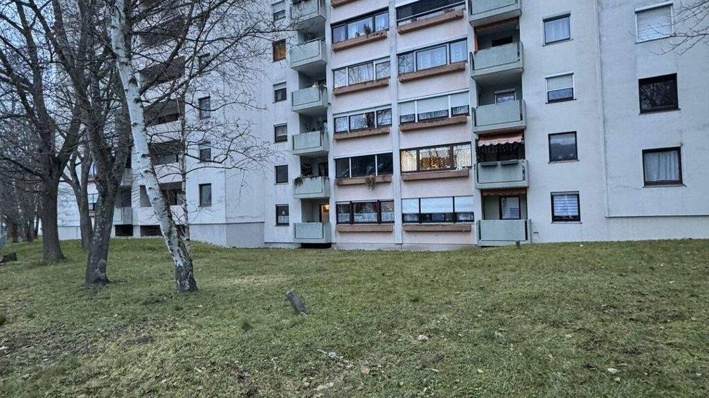 Wohnung zum Kauf 300.000 € 4 Zimmer 93 m² 7. Geschoss Weiherhof Zirndorf 90513