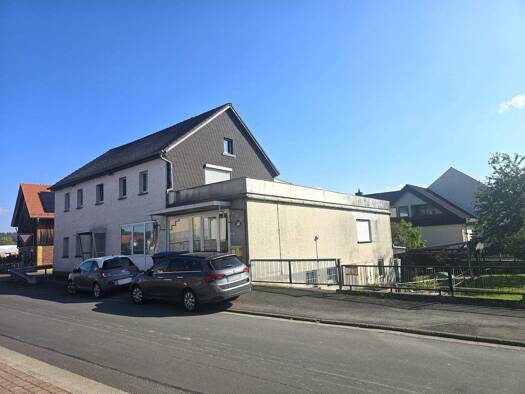 Haus zum Kauf 185.000 € 5 Zimmer 120 m² 627 m² Grundstück Hauptstraße 2 Queck Schlitz 36110