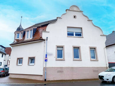 Mehrfamilienhaus zum Kauf provisionsfrei 459.000 € 10 Zimmer 189,2 m² 454 m² Grundstück Groß-Zimmern Groß-Zimmern 64846