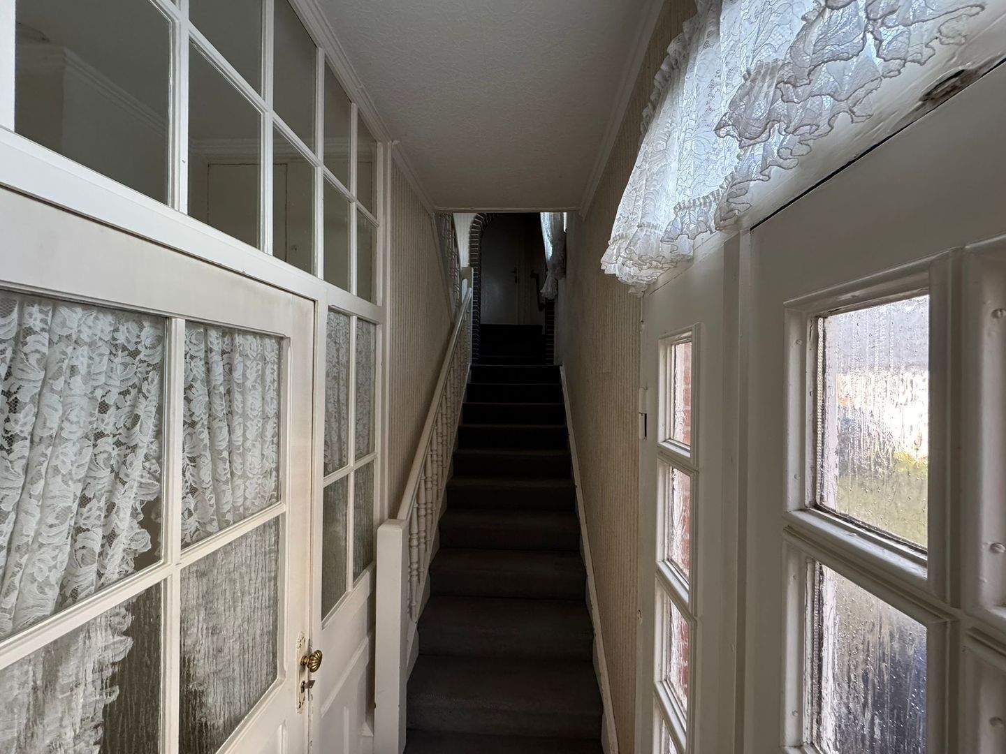 Immobilie in Reinfeld - Vom Dornröschenschlaf zum Traumhaus - großzügiges Zweifamilienhaus mit Perspektive - Bild 1