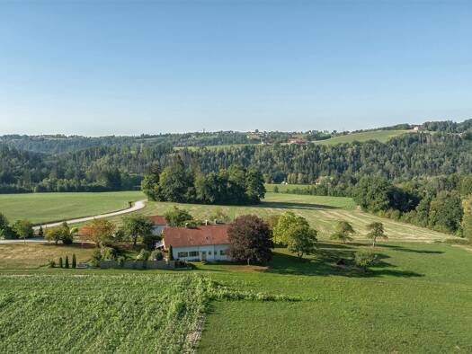 Haus zum Kauf 880.000 € 5 Zimmer 205 m² 9.597 m² Grundstück Salzweg Salzweg 94121