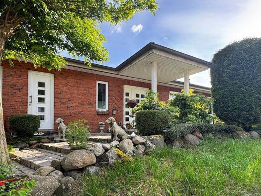 Einfamilienhaus zum Kauf 875.000 € 6 Zimmer 140 m² 820 m² Grundstück Dänisch-Nienhof Schwedeneck 24229