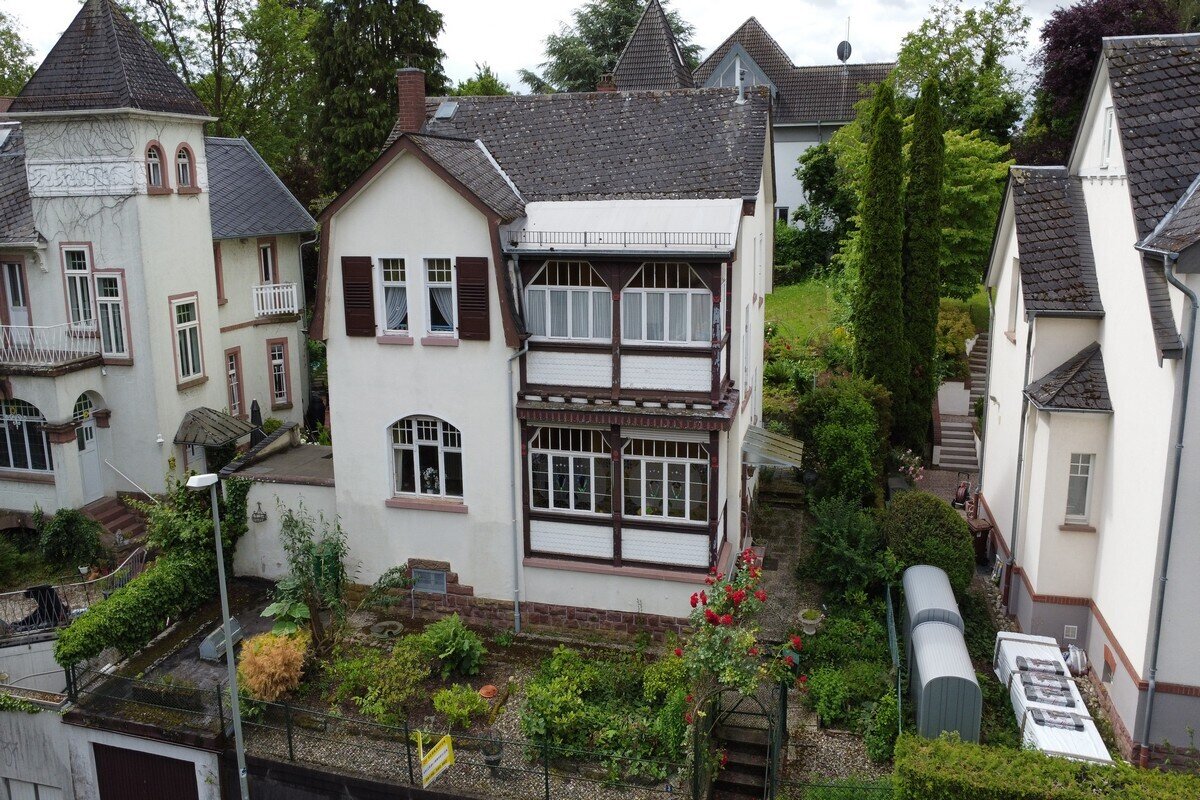 Einfamilienhaus zum Kauf 799.000 € 5 Zimmer 120 m²<br/>Wohnfläche 555 m²<br/>Grundstück Hofheim Hofheim 65719