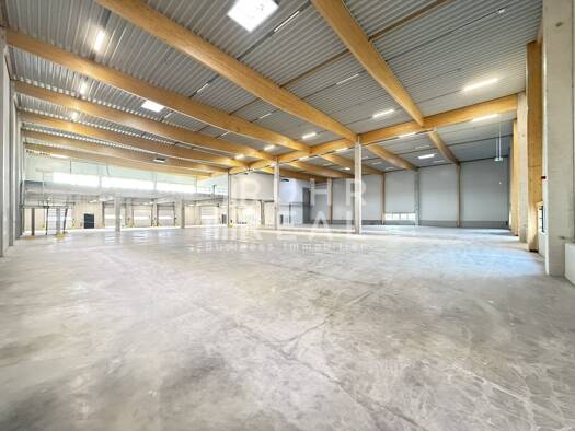 Lagerhalle zur Miete - Erstbezug provisionsfrei 7.595 m² Lagerfläche teilbar ab 2.519 m² Norf Neuss 41469
