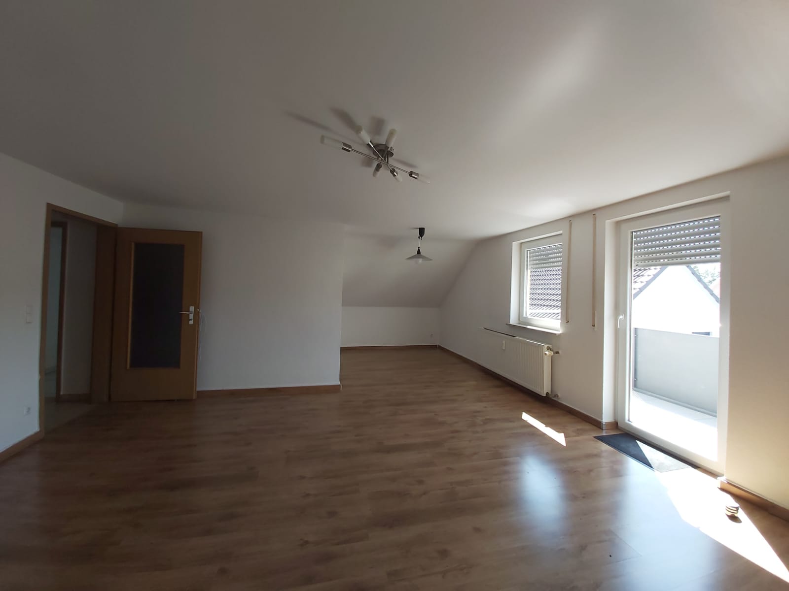 Wohnung zur Miete 990 € 3 Zimmer 100 m²<br/>Wohnfläche 2.<br/>Geschoss ab sofort<br/>Verfügbarkeit Ostheim Nidderau 61130