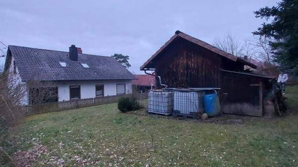 Haus zum Kauf 189.000 € 8 Zimmer 215 m² 946 m² Grundstück frei ab sofort Volkershausen Maßbach 97711