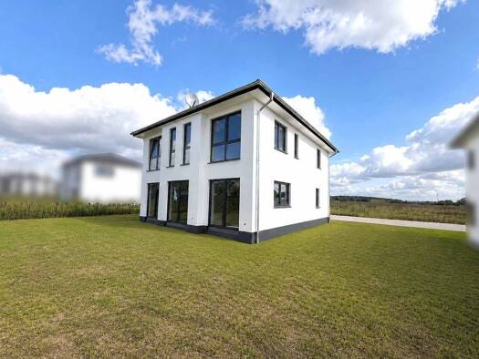 Einfamilienhaus zum Kauf - Erstbezug provisionsfrei 495.000 € 4 Zimmer 162 m² 554 m² Grundstück frei ab 01.11.2026 Mönch-Stephan-Str. 46 Satow Satow 18439