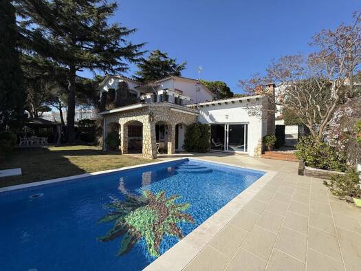 Einfamilienhaus zum Kauf 850.000 € 254 m² 659 m² Grundstück S'Agaro 17248