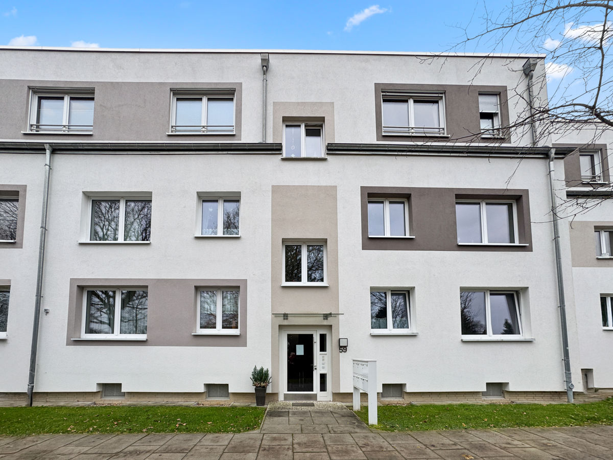 Wohnung zur Miete 1.500 € 3 Zimmer 92 m²<br/>Wohnfläche 1.<br/>Geschoss 01.02.2025<br/>Verfügbarkeit Hummelsbüttel Hamburg 22339