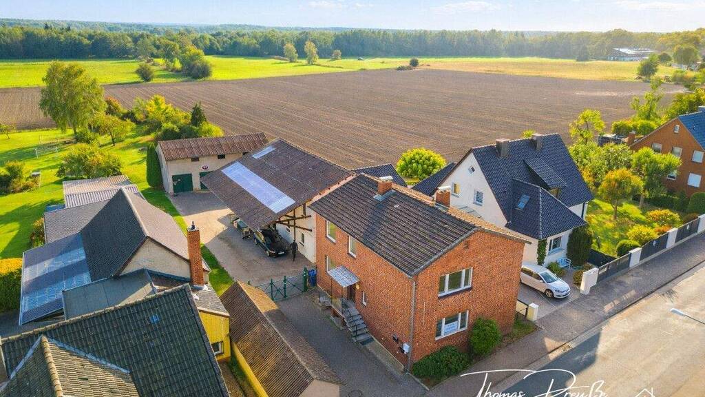 Mehrfamilienhaus zum Kauf 215.000 € 12 Zimmer 347,8 m² 2.043 m² Grundstück Brechtorf Rühen / Brechtorf 38471