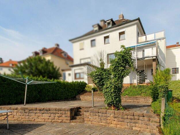 Doppelhaushälfte zum Kauf 259.000 € 6 Zimmer 124 m² 592 m² Grundstück Bad Hersfeld 36251