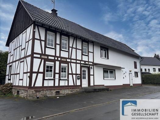 Einfamilienhaus zum Kauf 165.000 € 7 Zimmer 145 m² 499 m² Grundstück Hasselbach 57635