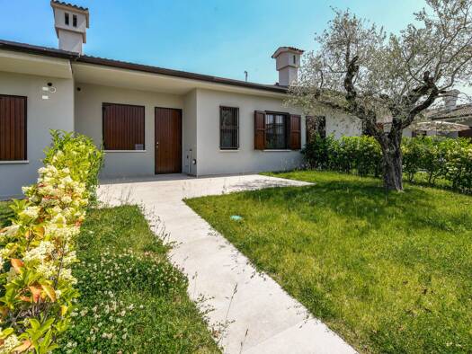Doppelhaushälfte zum Kauf 370.000 € 3 Zimmer 63,9 m² 220 m² Grundstück Viale Michelangelo 150 Desenzano del Garda 25015