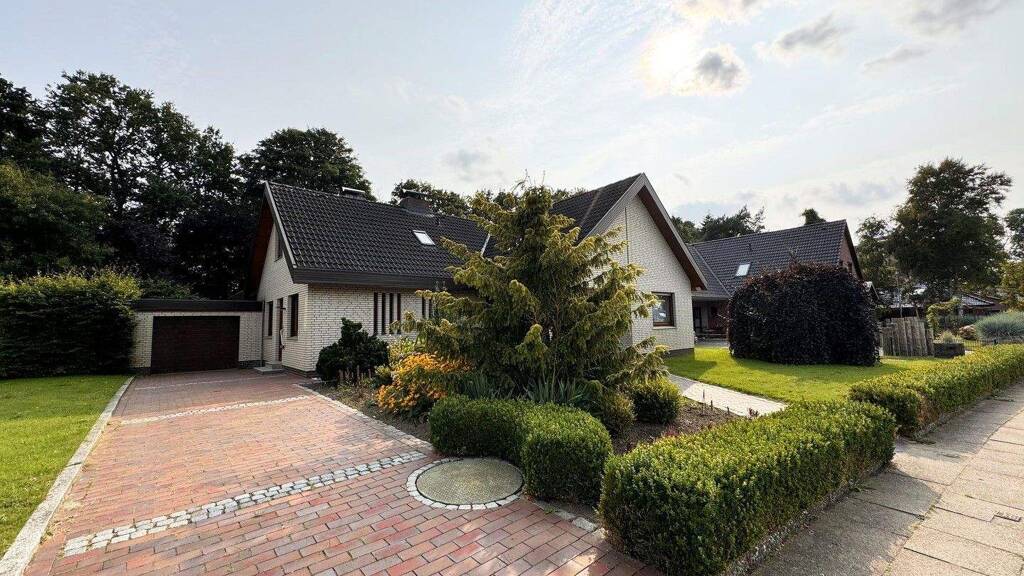 Einfamilienhaus zum Kauf provisionsfrei 399.000 € 7,5 Zimmer 182 m² 725 m² Grundstück Theodor-Storm-Straße 35 Brunsbüttel 25541