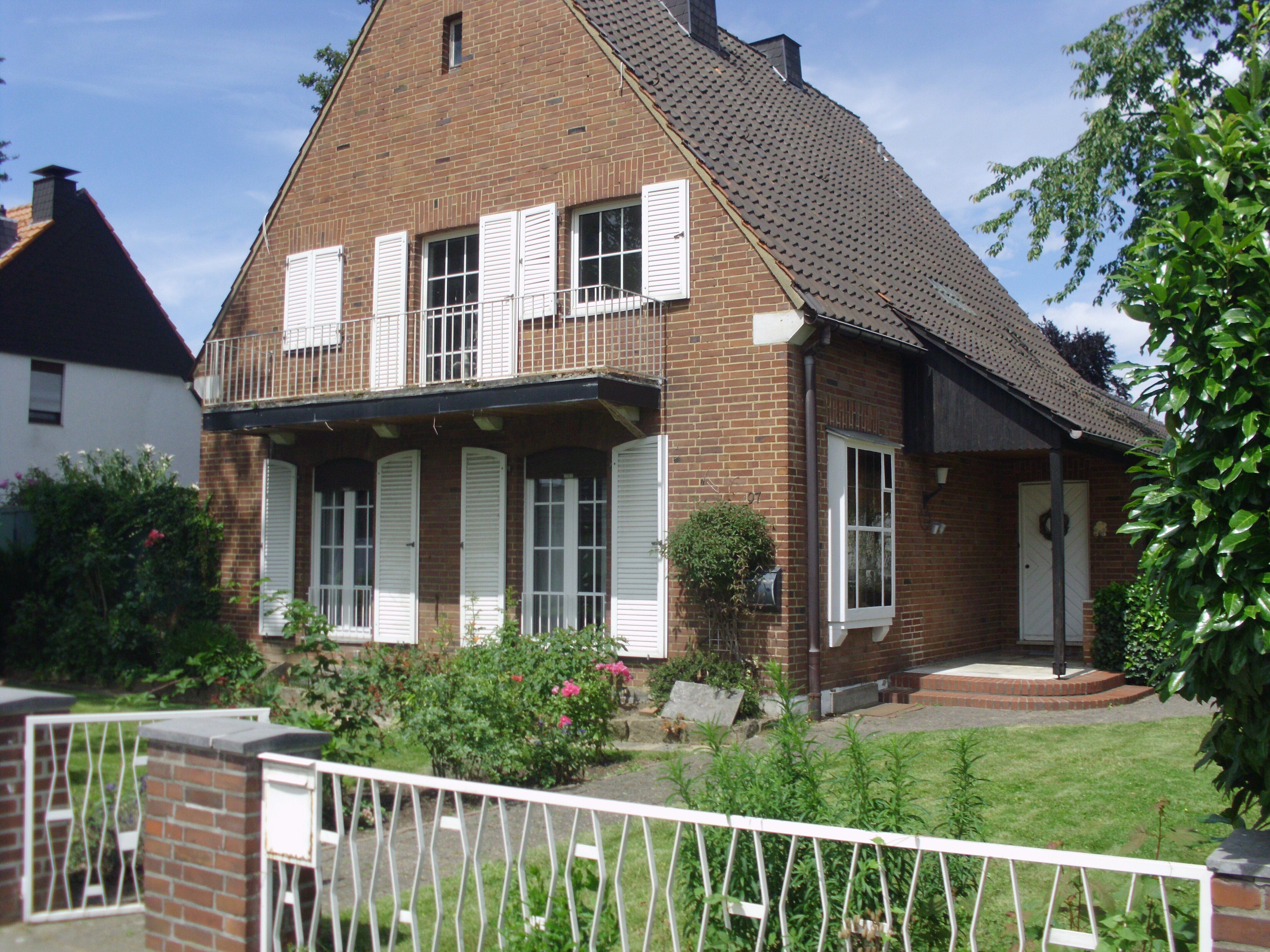 Einfamilienhaus zum Kauf 375.000 € 6 Zimmer 155 m²<br/>Wohnfläche 1.010 m²<br/>Grundstück Römerstraße 97 Lich - Steinstraß Jülich 52428