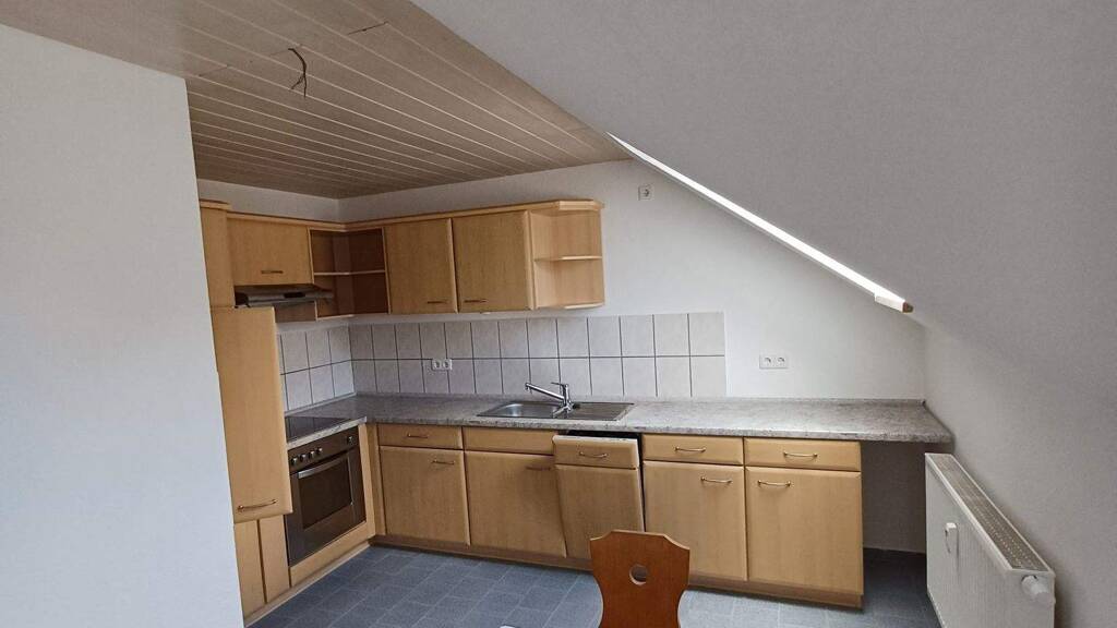 WG-Zimmer zur Miete 385 € 3 Zimmer 66,8 m² 2. Geschoss frei ab sofort Kirchberger Straße 42 Wilkau-Haßlau 08112