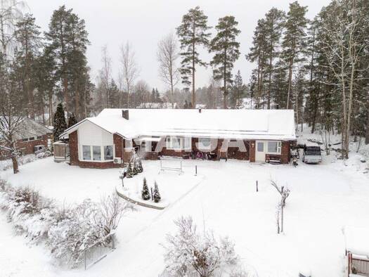 Einfamilienhaus zum Kauf 287.000 € 6 Zimmer 194 m² 1.387 m² Grundstück Lehtissaarentie 9 Jyväskylä 40900