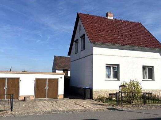 Einfamilienhaus zum Kauf 137.000 € 5 Zimmer 92 m² 1.595 m² Grundstück frei ab sofort Röblingen am See Seegebiet Mansfelder Land 06317