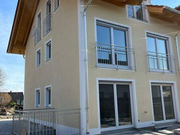 Doppelhaushälfte zur Miete - Erstbezug 2.750 € 7 Zimmer 174 m² 100 m² Grundstück Schloßstraße 43 Egmating 85658