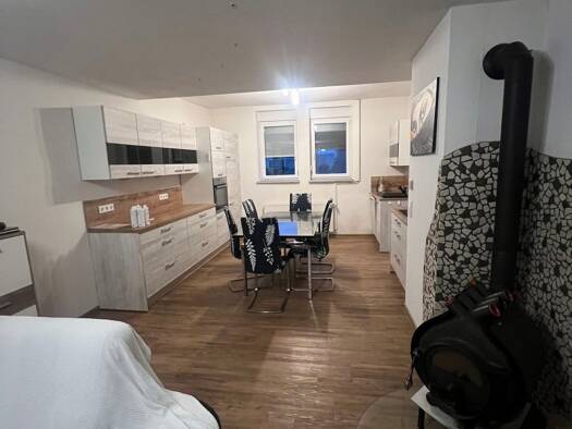 Einfamilienhaus zur Miete 1.350 € 4,5 Zimmer 120 m² 134 m² Grundstück frei ab sofort Fritzlar 34560