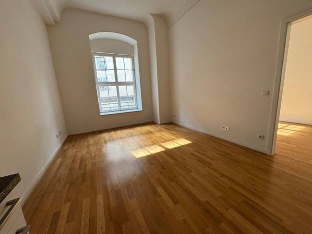Wohnung zur Miete 599 € 2,5 Zimmer 45,7 m² frei ab 10.09.2026 Goldschmidtstraße 45 Zentrum-Südost Mitte 04103