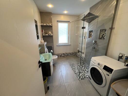 Wohnung zur Miete 530 € 2 Zimmer 49 m² Geschoss 1/3 frei ab sofort Zirndorf 90513